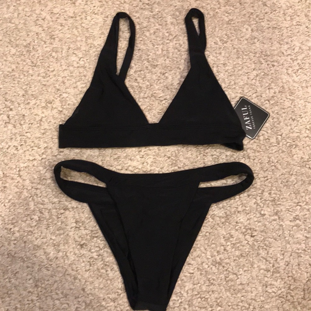 Black bikini